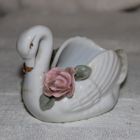 VTG 1950s MINIATURE PORCELAIN SWAN PLANTER PINK ROSES GREEN LEAVES MADE IN CHINA - Picture 2 of 7